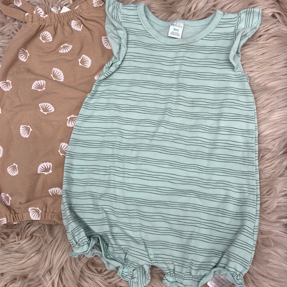 Romper Set - Picture 2 of 3